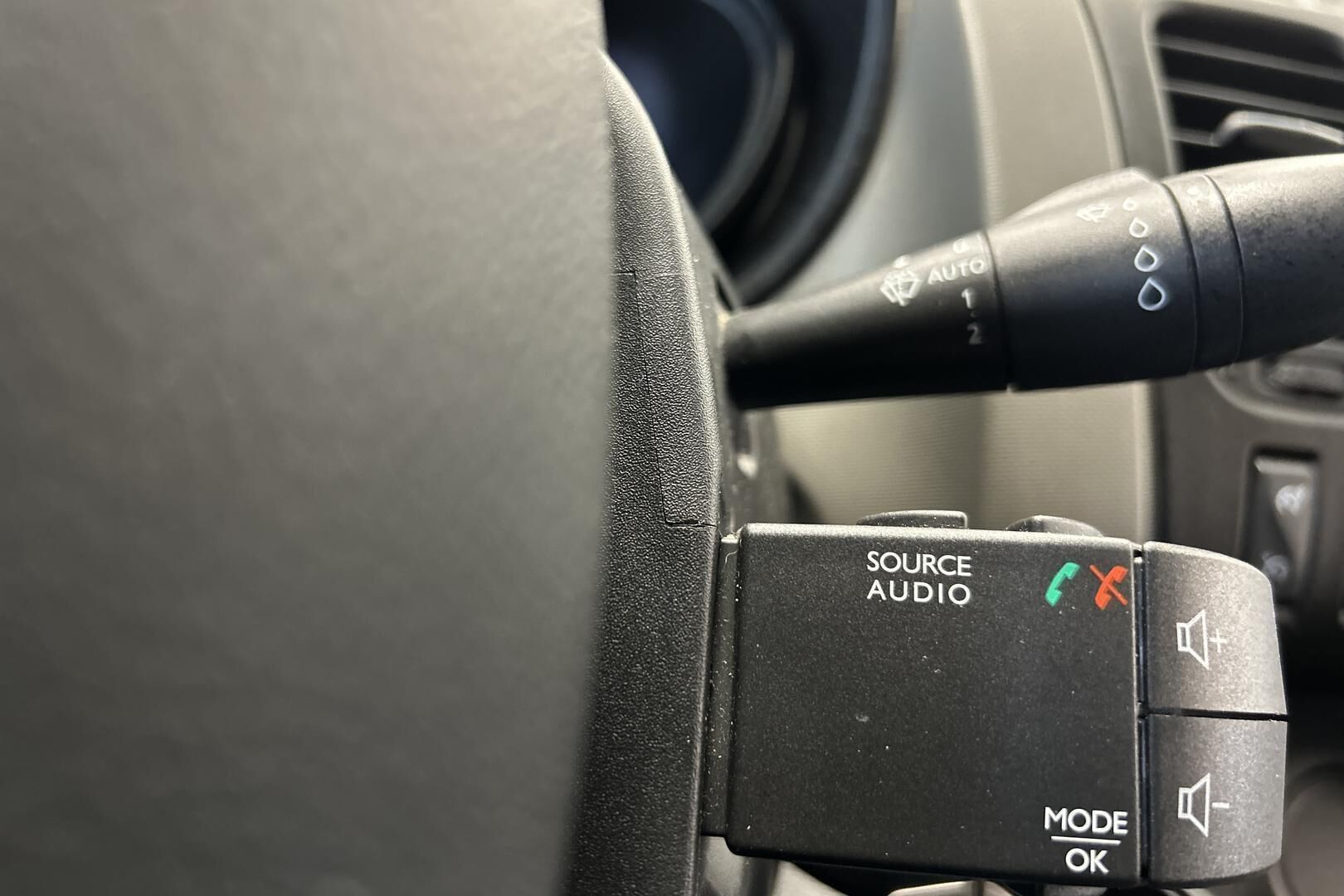 Renault Trafic iso kuva 21