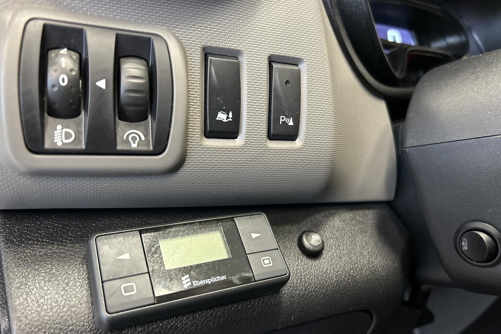 Renault Trafic iso kuva 30