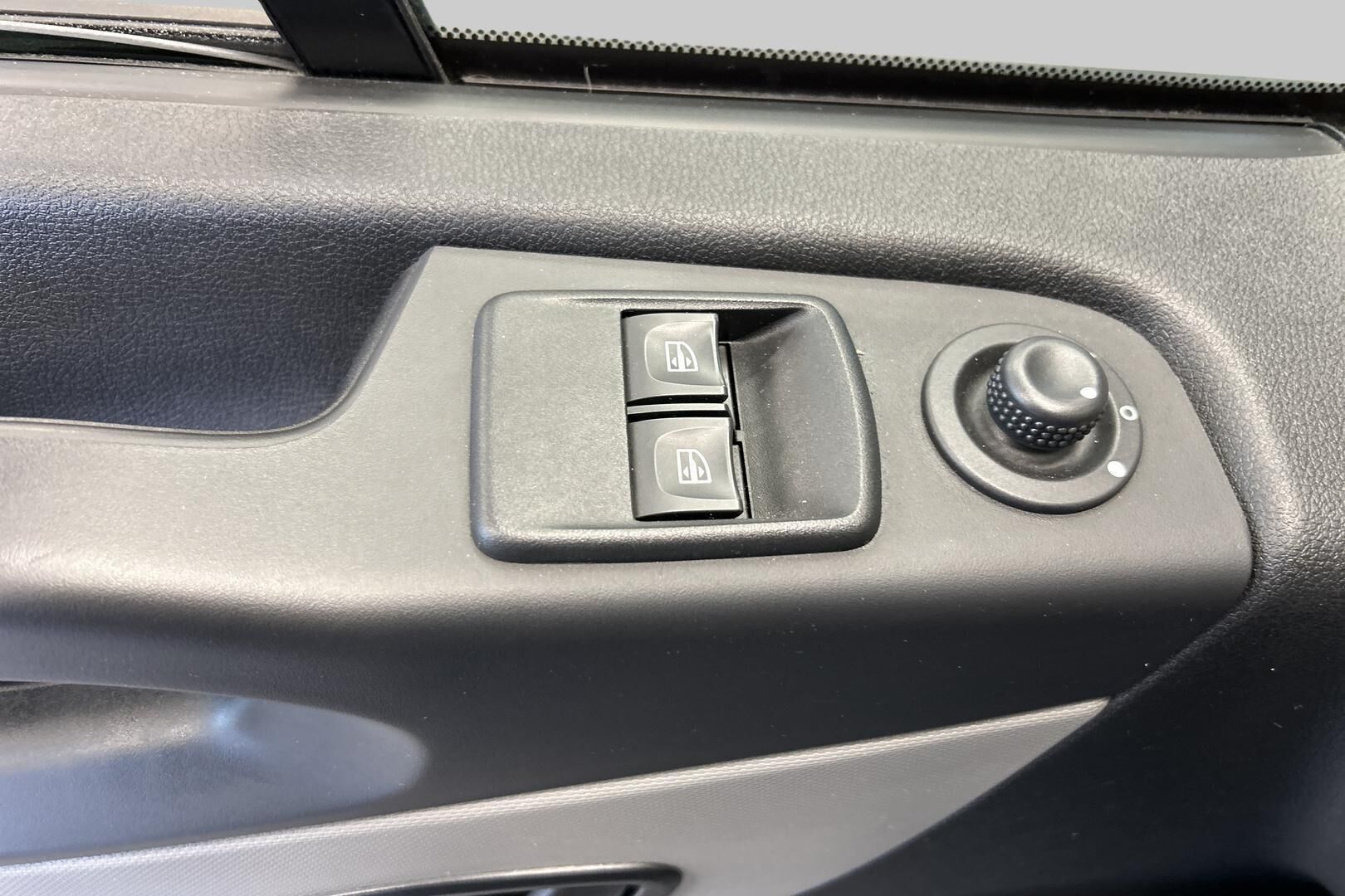 Renault Trafic iso kuva 22