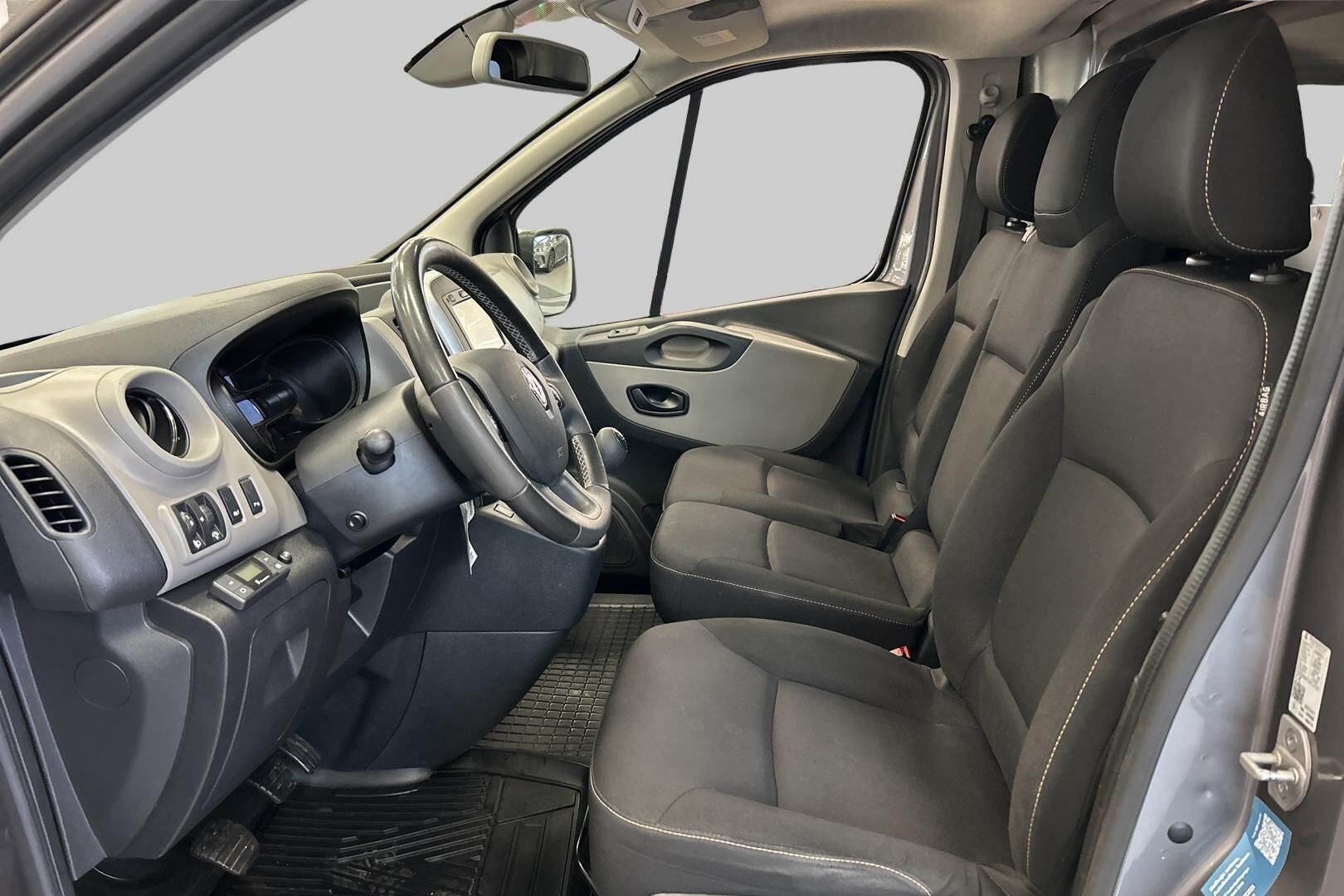 Renault Trafic iso kuva 8