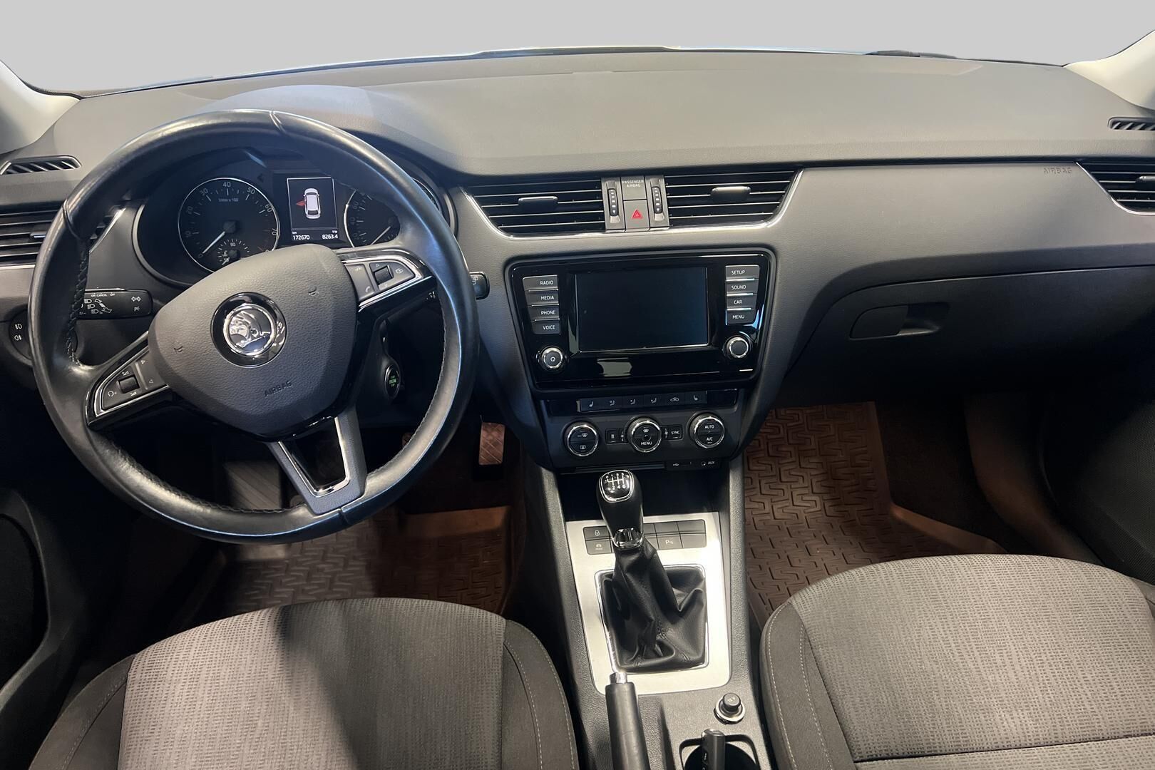 Skoda Octavia iso kuva 11