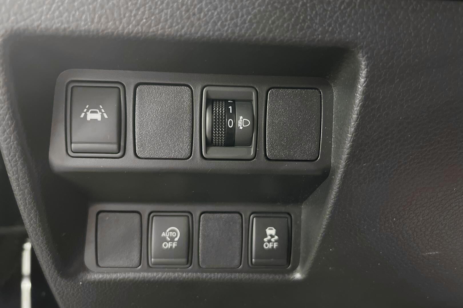 Nissan Qashqai iso kuva 14
