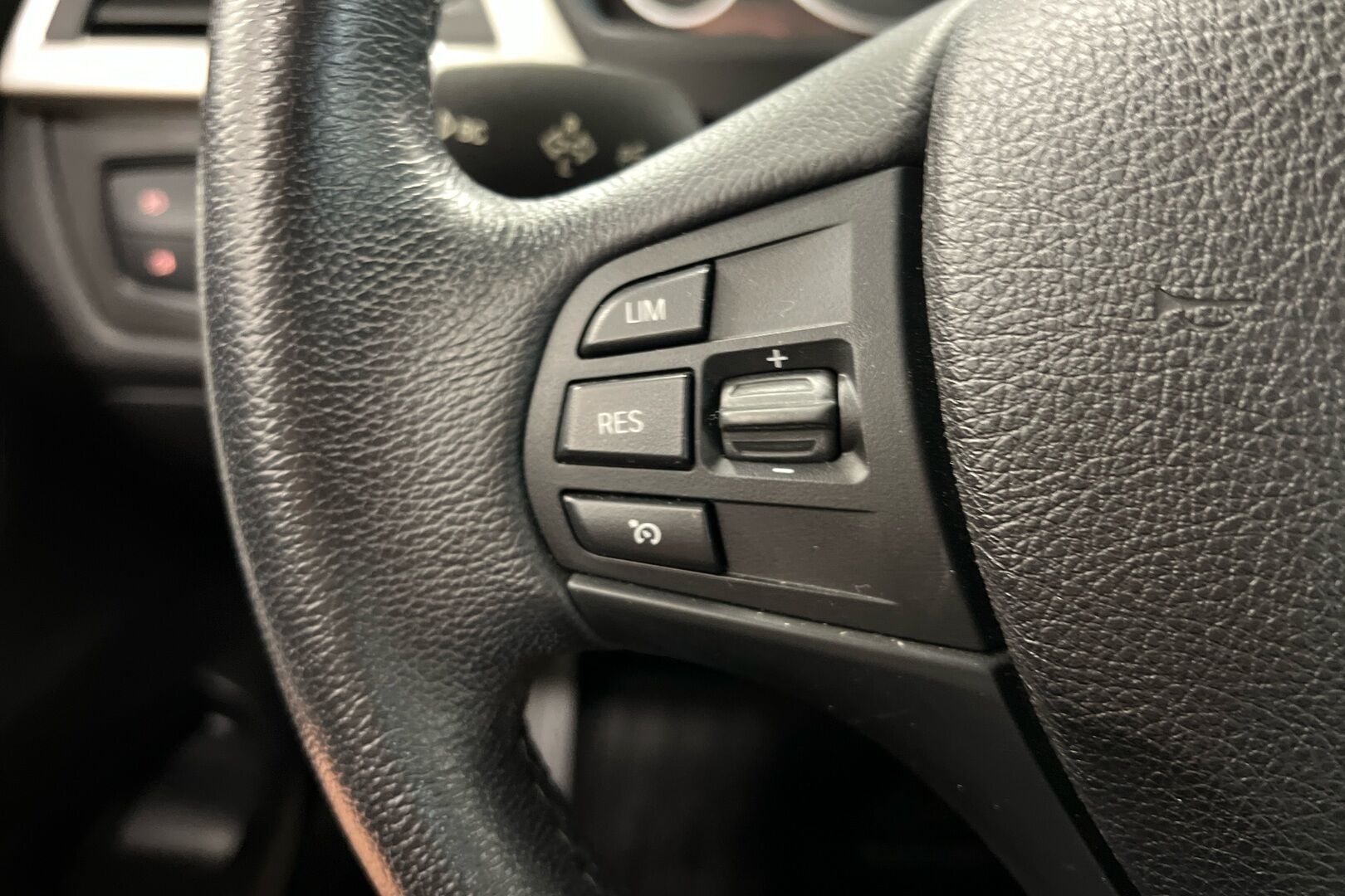 BMW 3-sarja iso kuva 15