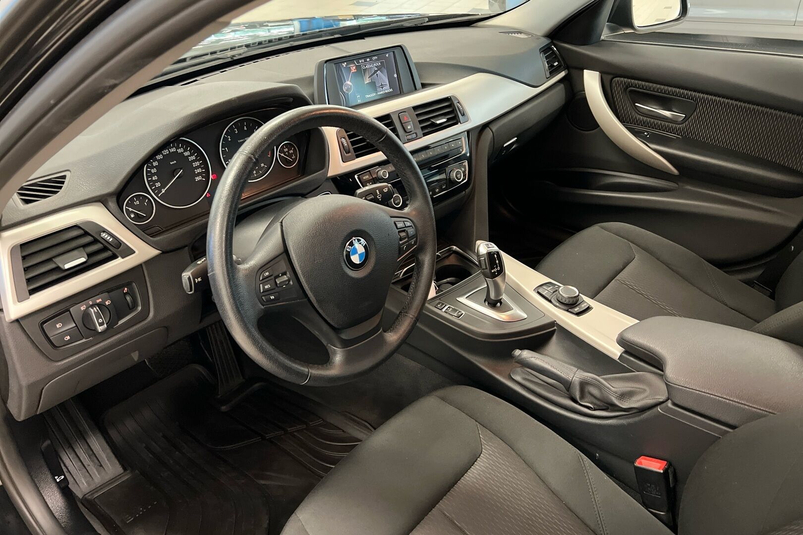 BMW 3-sarja iso kuva 7