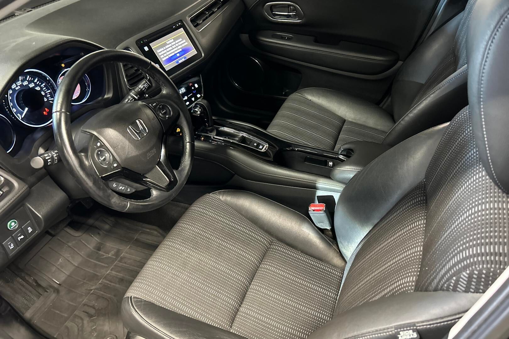 Honda HR-V iso kuva 9