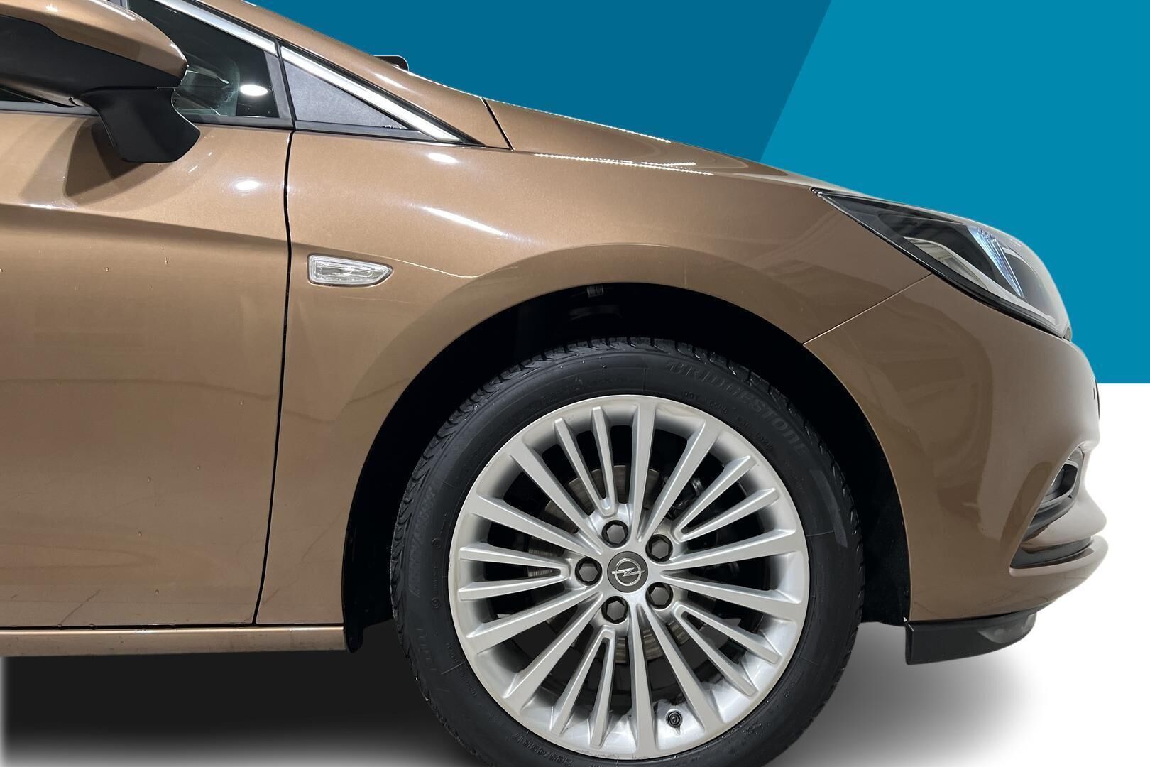 Opel Astra iso kuva 13