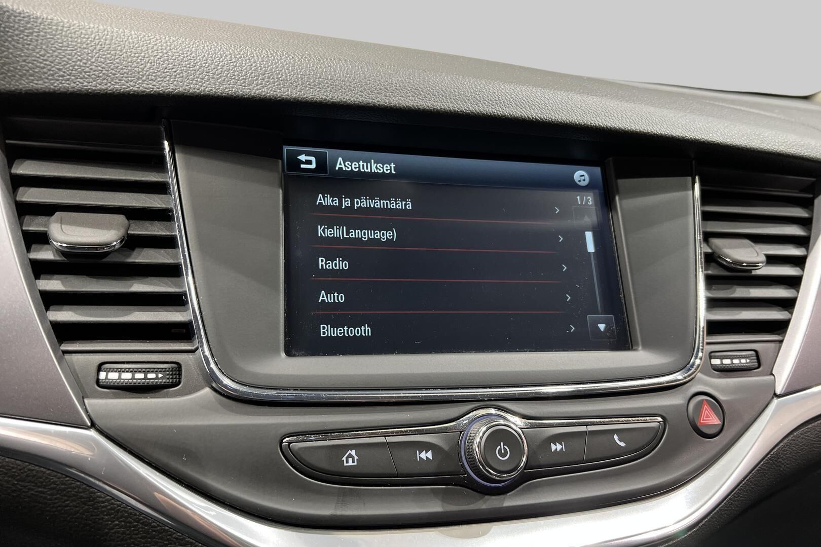 Opel Astra iso kuva 17