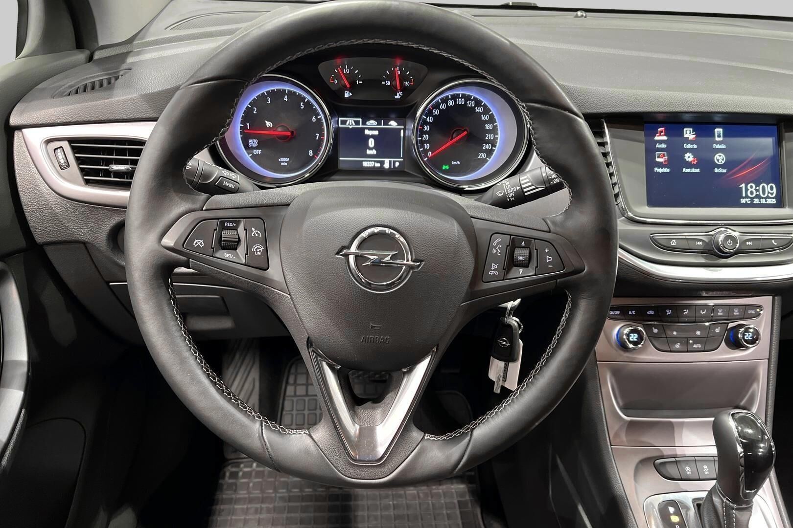 Opel Astra iso kuva 25