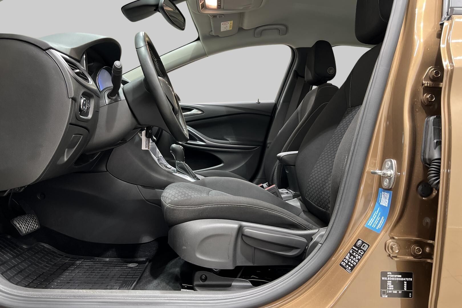 Opel Astra iso kuva 9