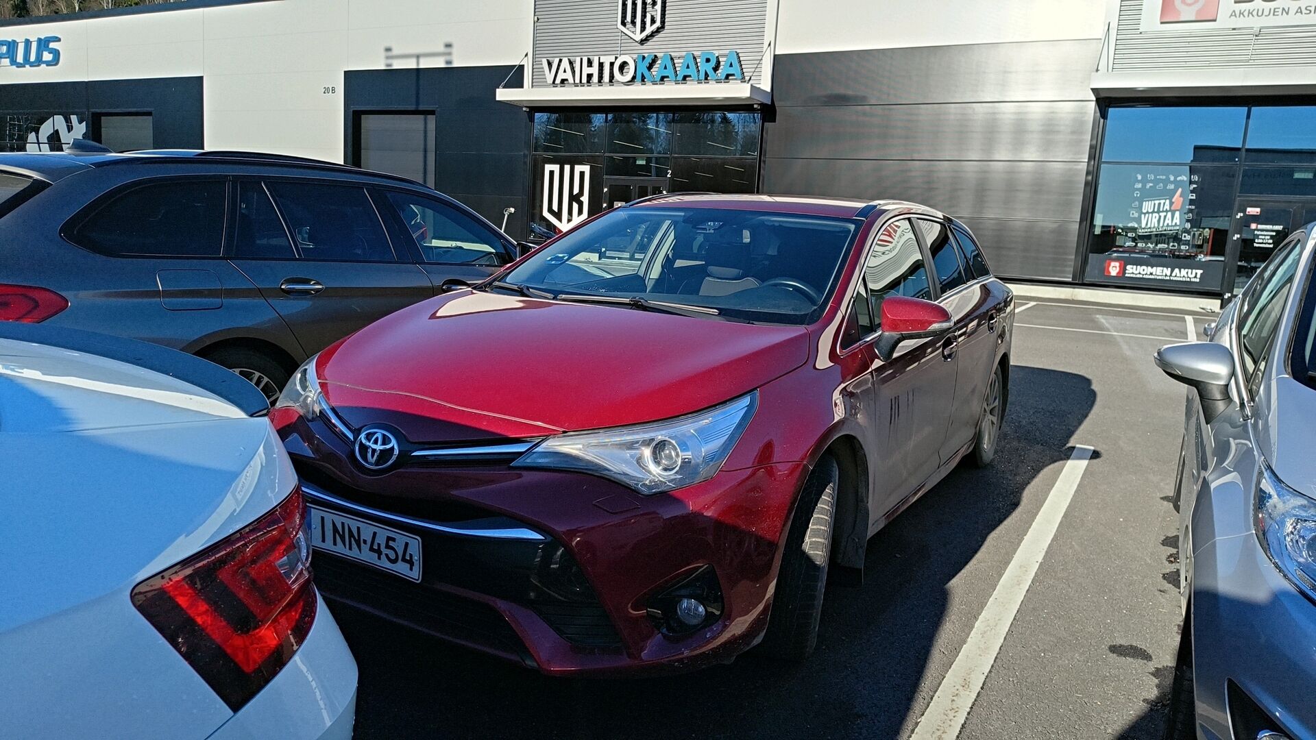 Toyota Avensis iso kuva 0