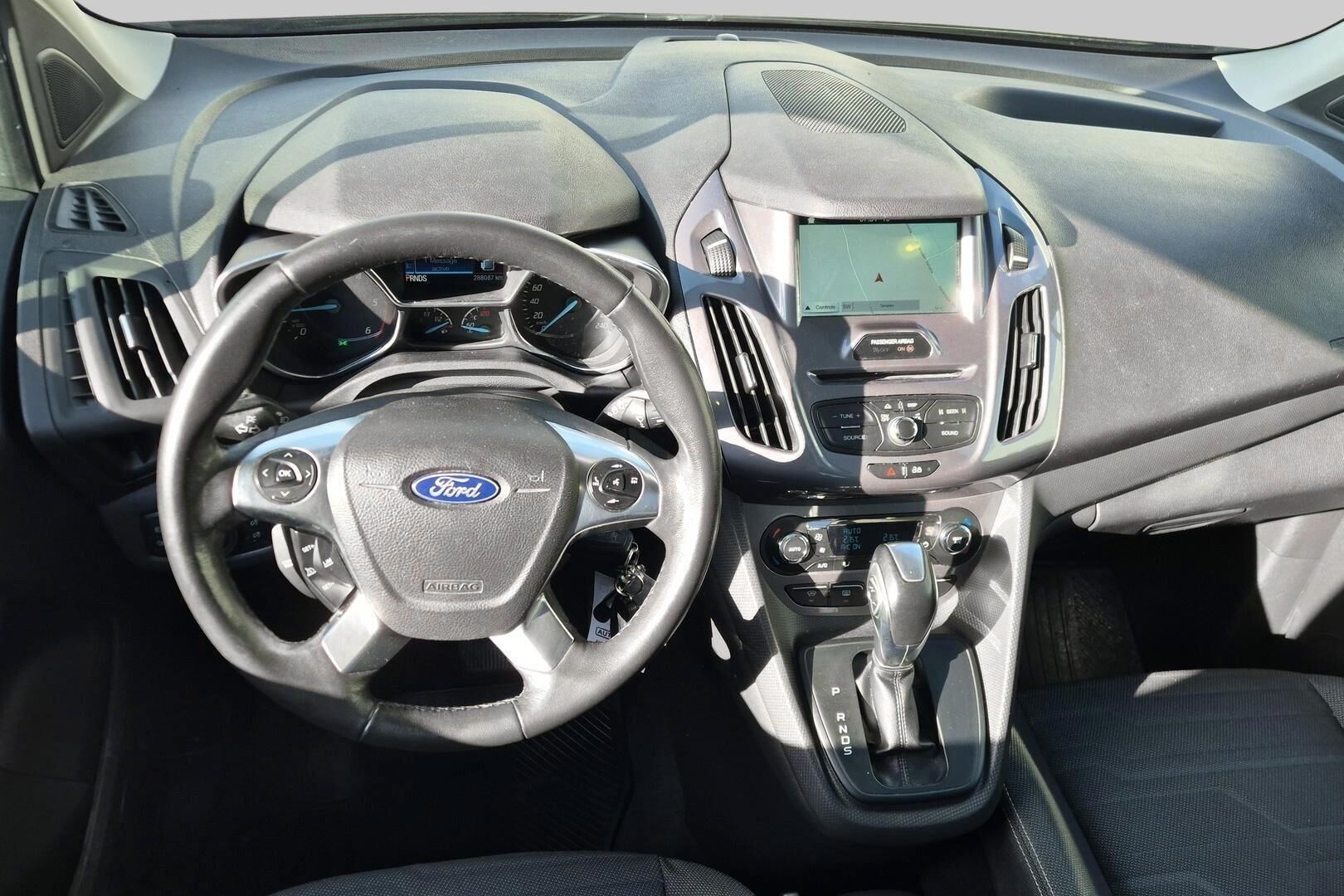 Ford Tourneo Connect iso kuva 11