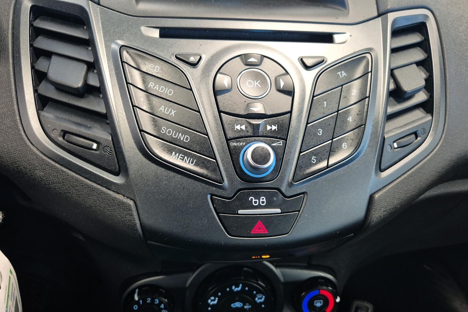 Ford Fiesta iso kuva 15