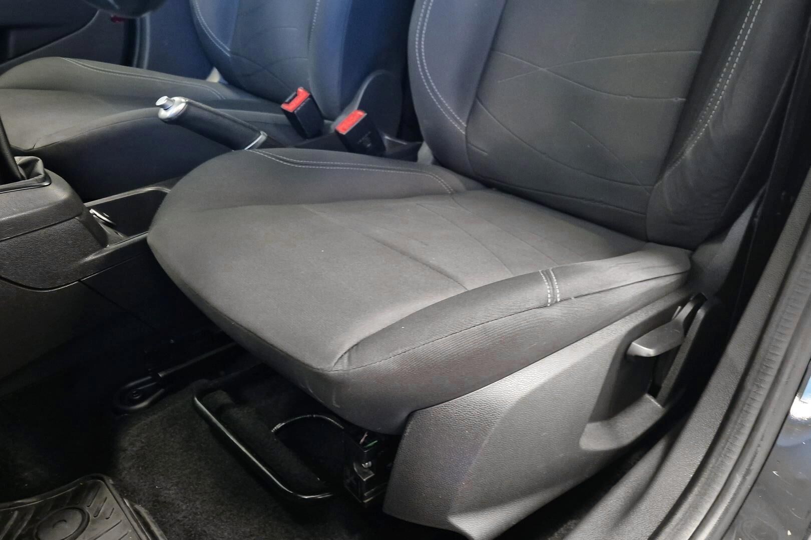 Ford Fiesta iso kuva 22