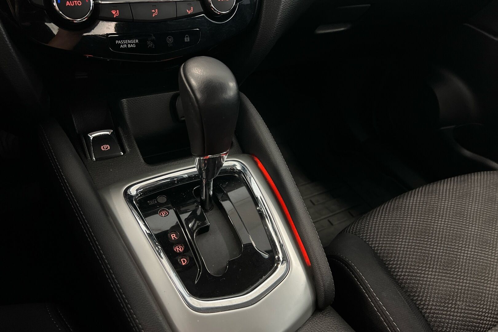 Nissan Qashqai iso kuva 13