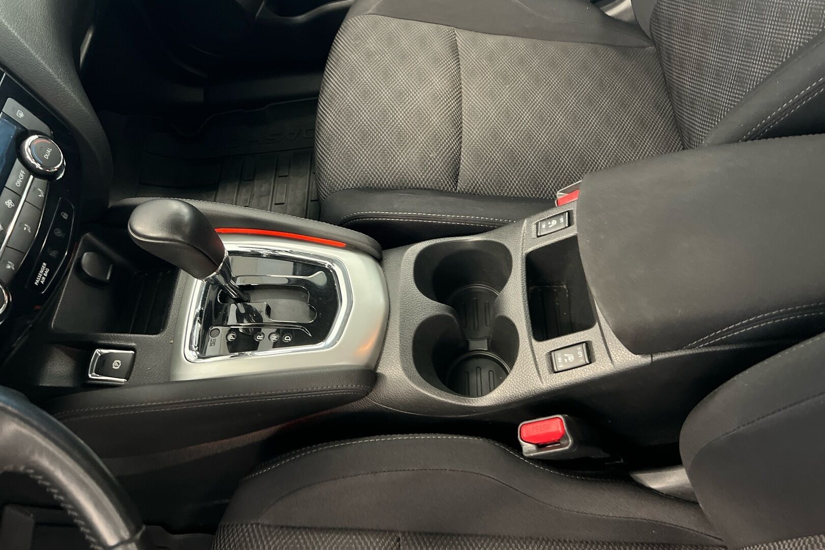Nissan Qashqai iso kuva 21