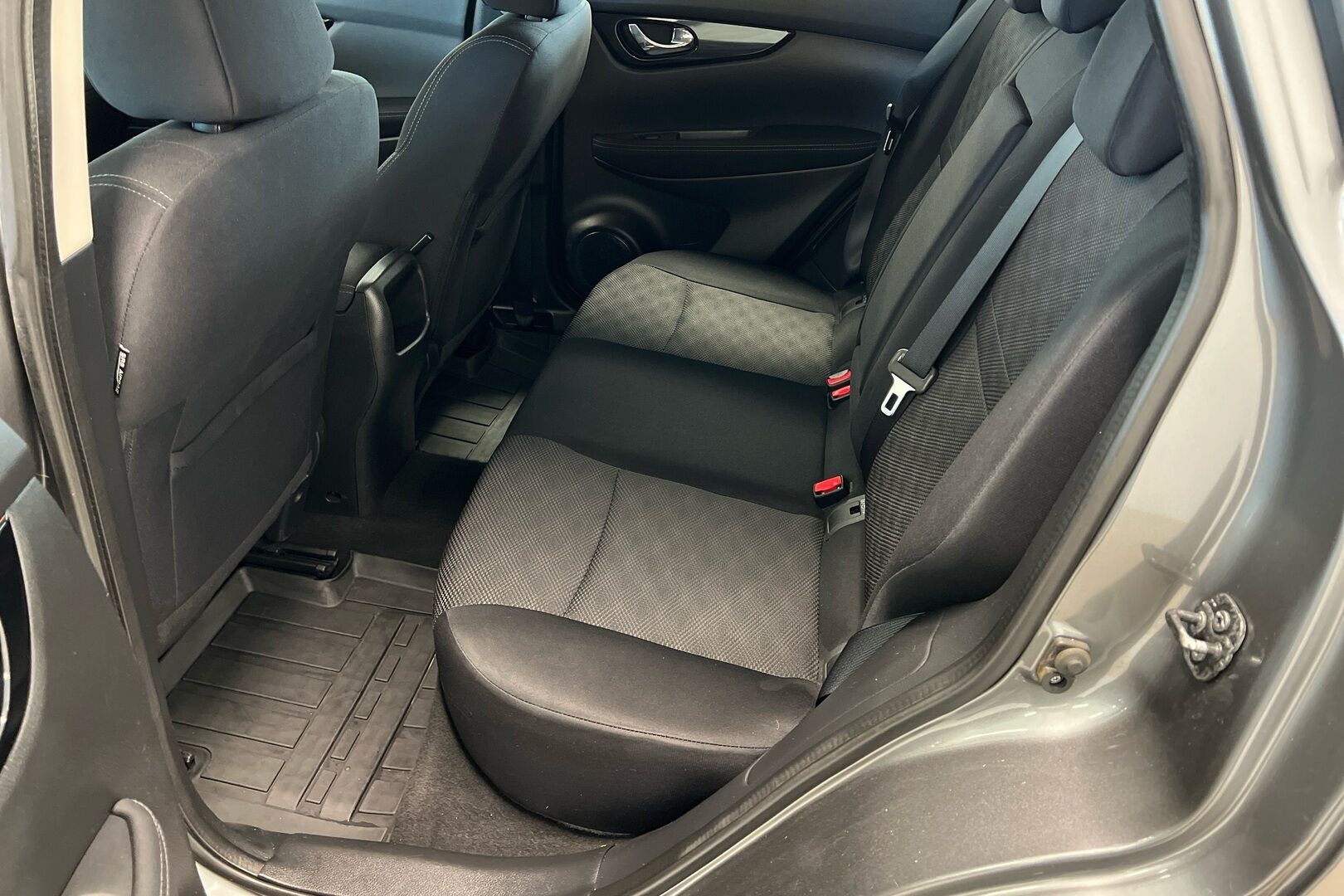 Nissan Qashqai iso kuva 8