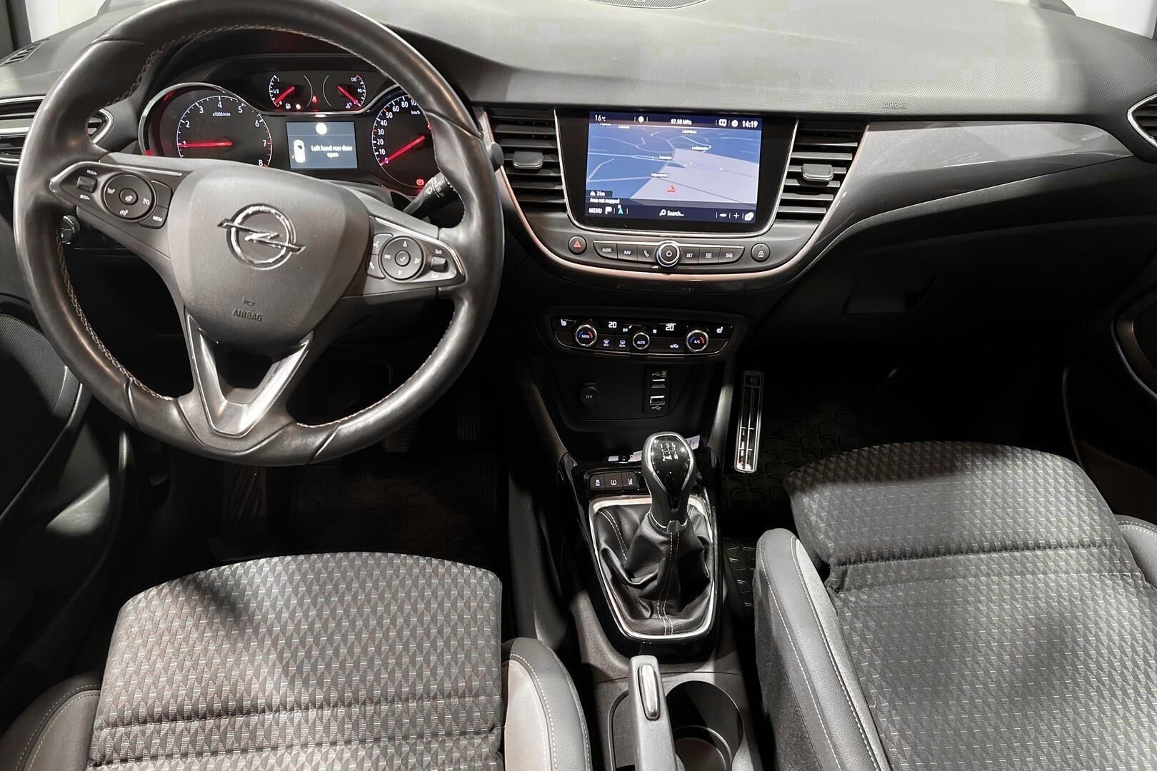 Opel Crossland X iso kuva 10
