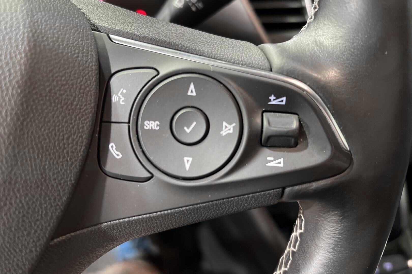 Opel Crossland X iso kuva 14