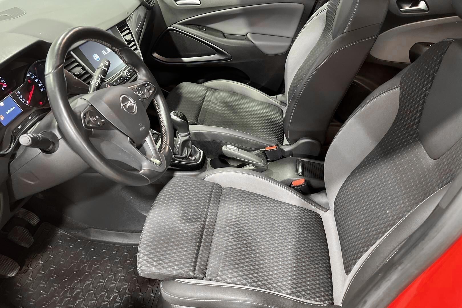 Opel Crossland X iso kuva 8