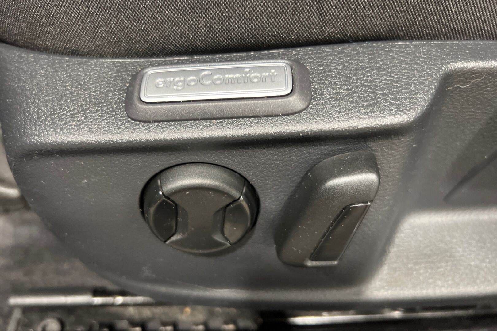 Volkswagen Passat iso kuva 12