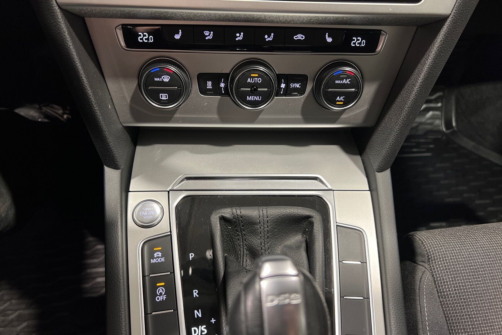 Volkswagen Passat iso kuva 15