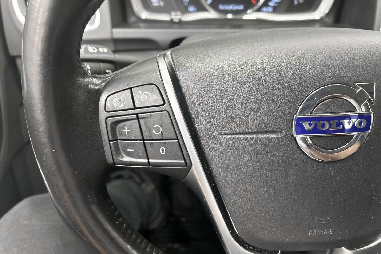 Volvo V60 iso kuva 15