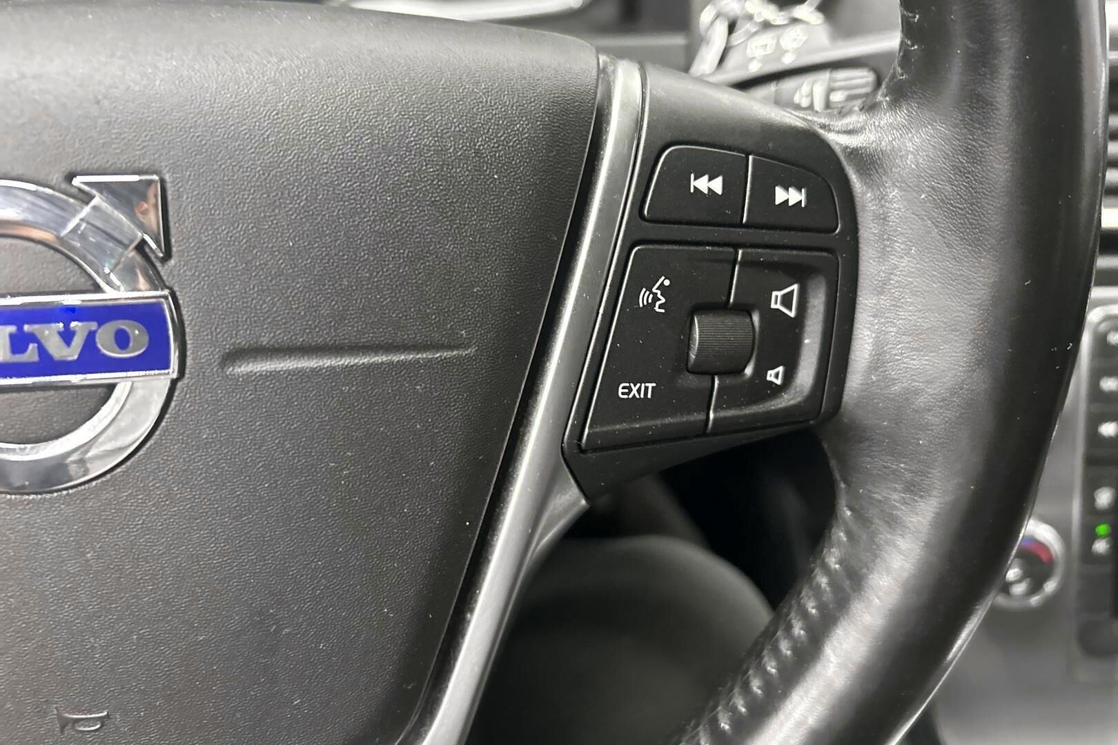 Volvo V60 iso kuva 16