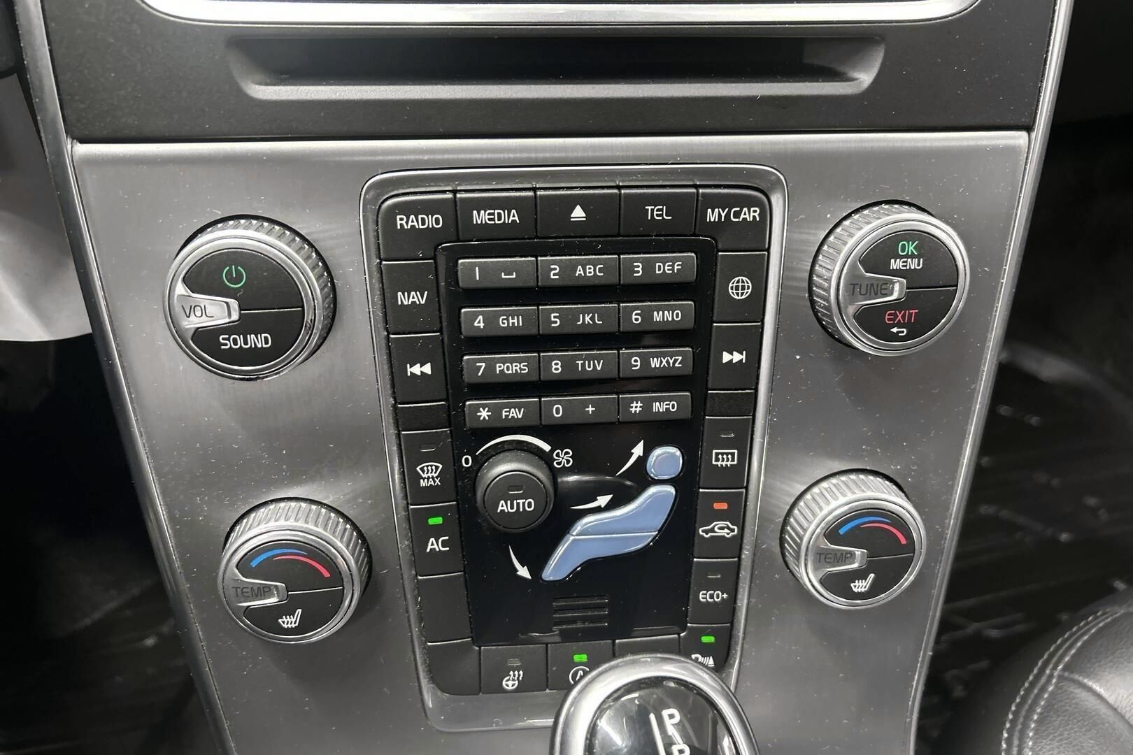 Volvo V60 iso kuva 18