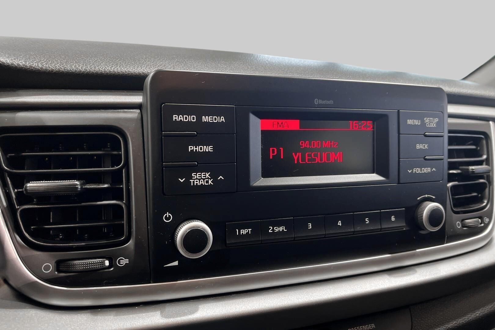 Kia Rio iso kuva 15