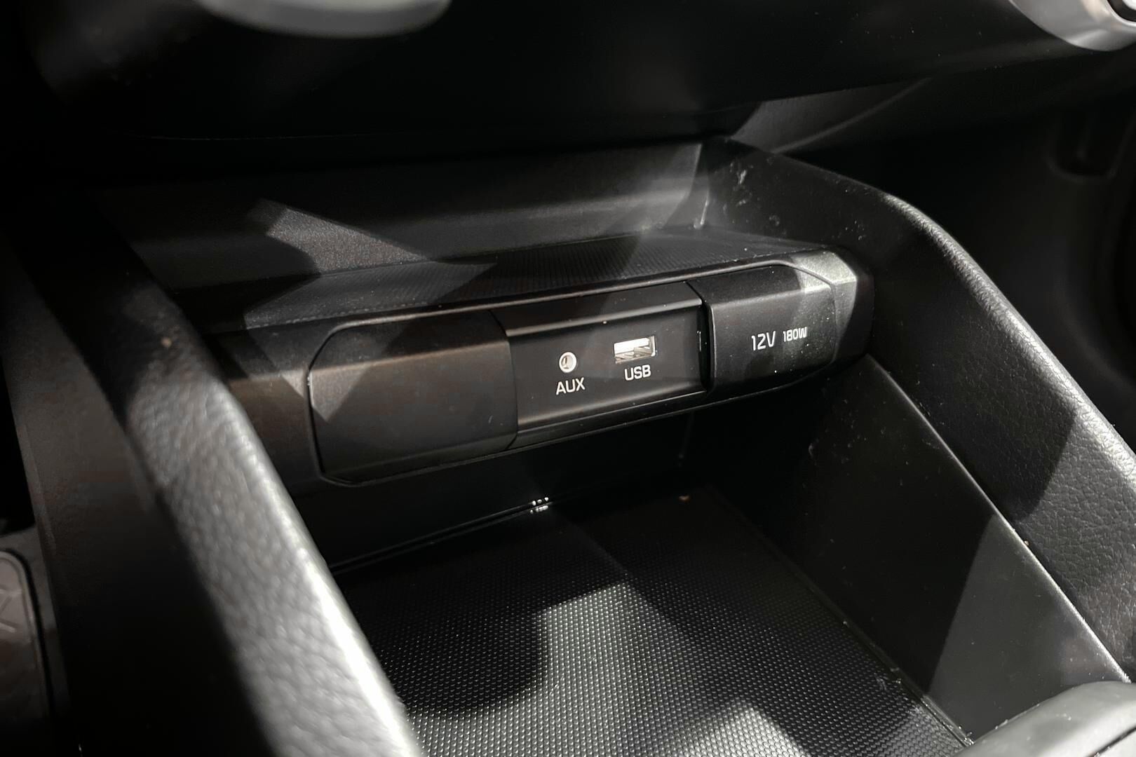 Kia Rio iso kuva 17