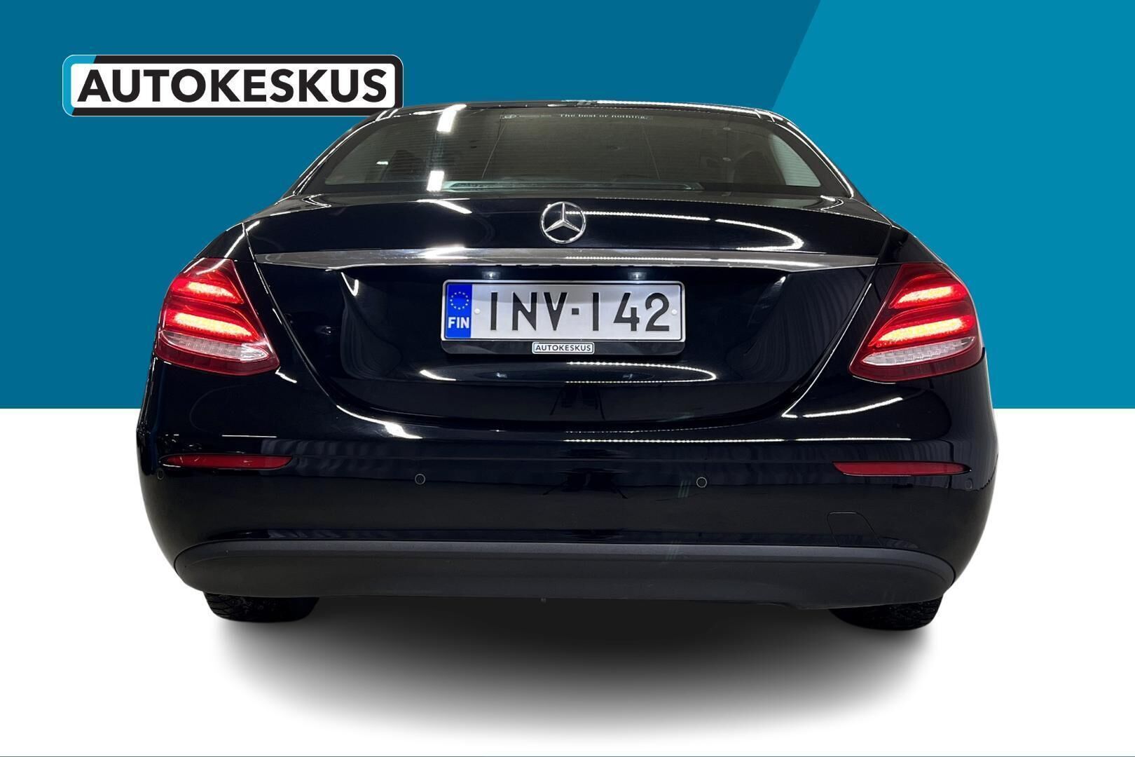 Mercedes-Benz E iso kuva 6