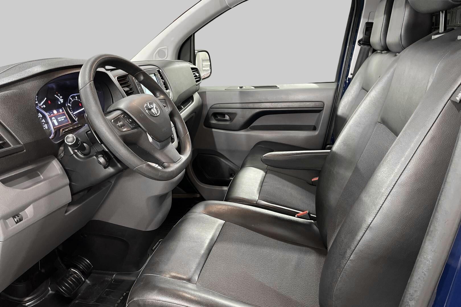 Toyota Proace iso kuva 9