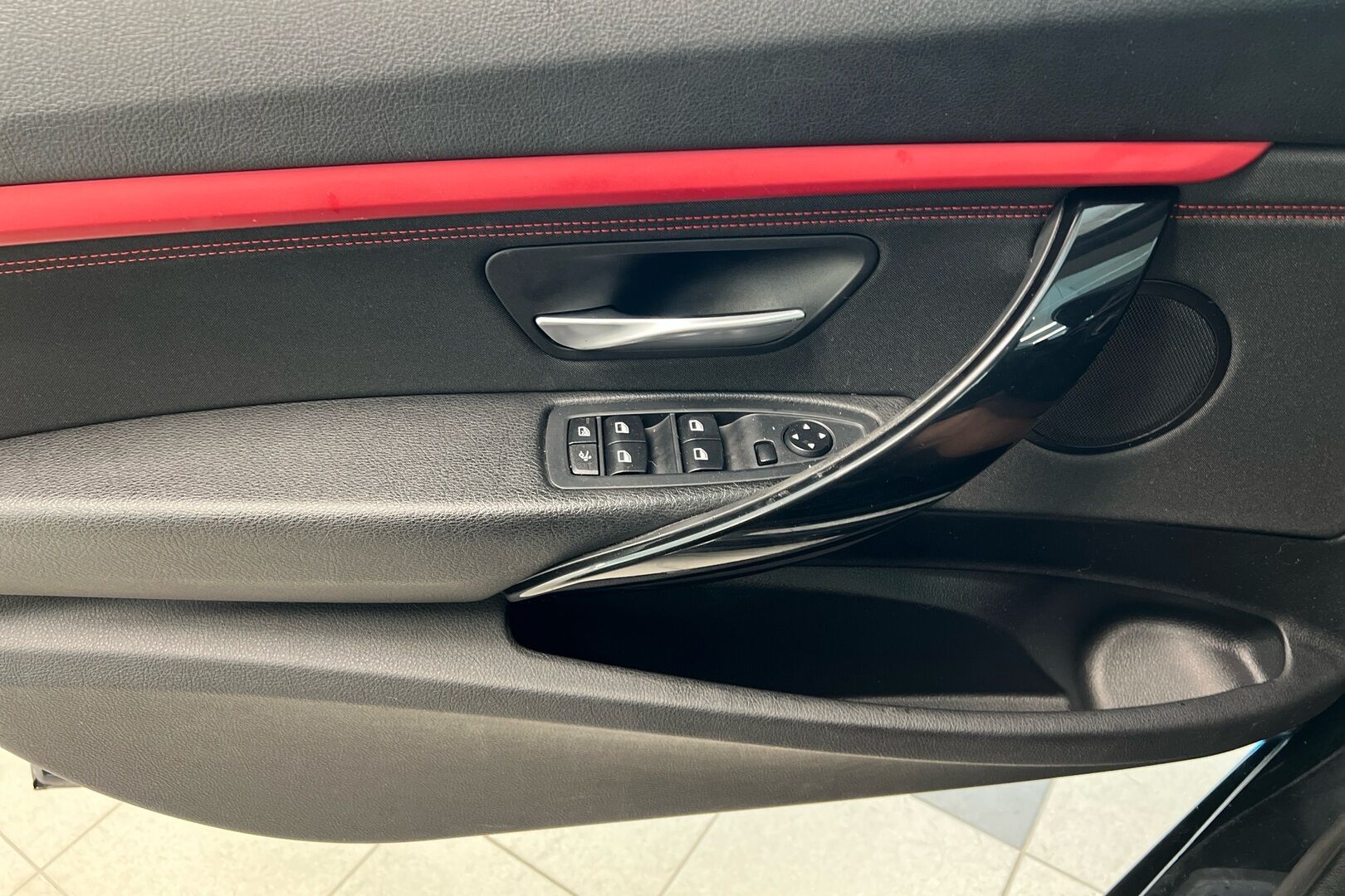 BMW 3-sarja iso kuva 18