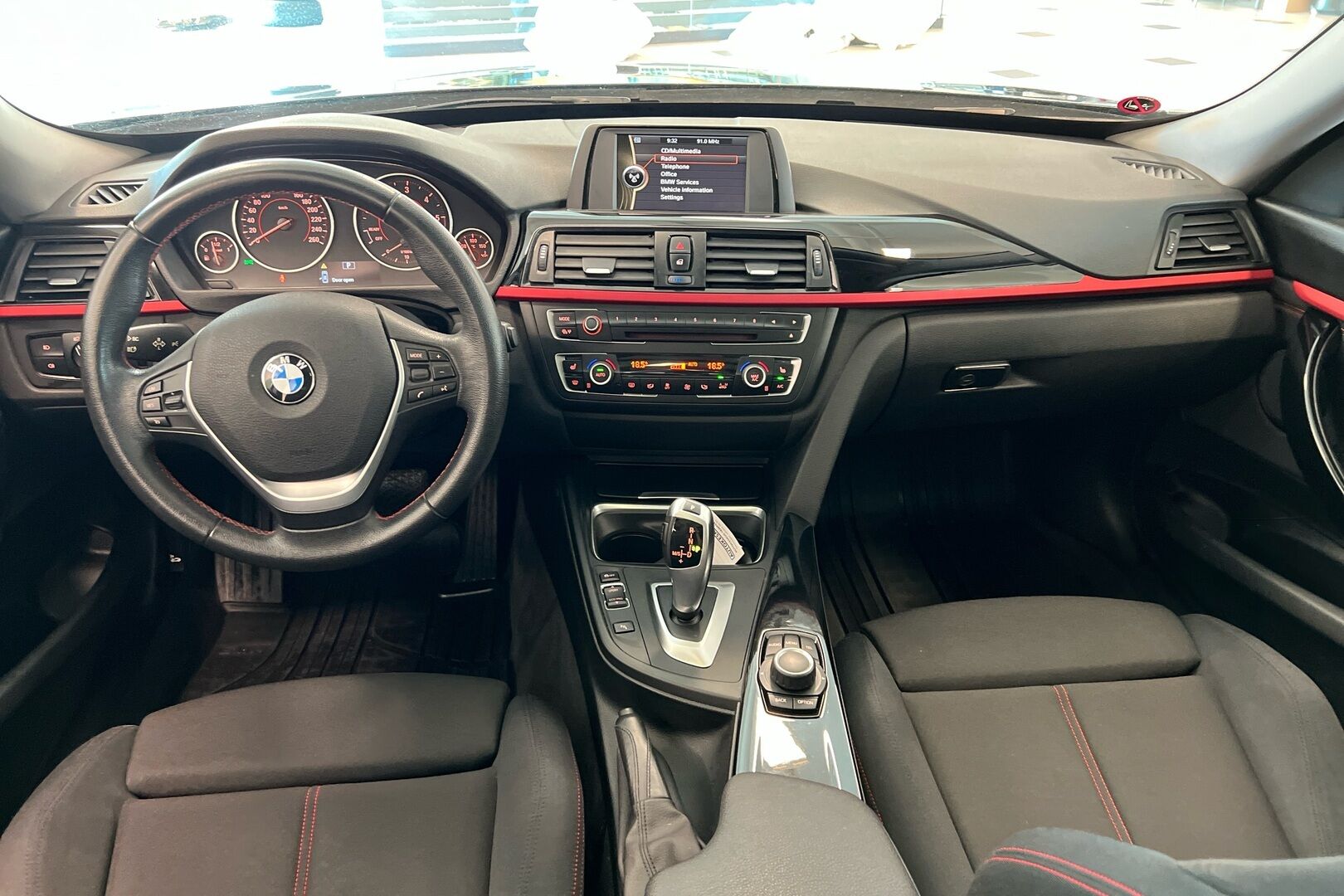 BMW 3-sarja iso kuva 20