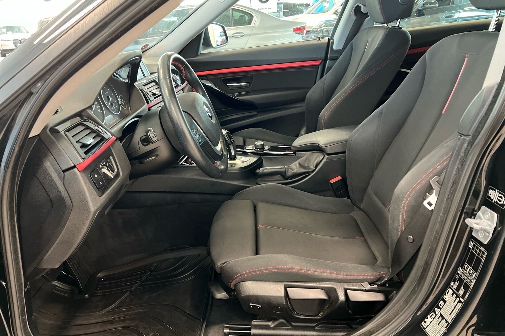 BMW 3-sarja iso kuva 8