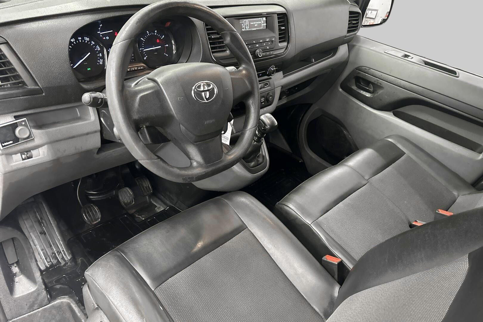 Toyota Proace iso kuva 18