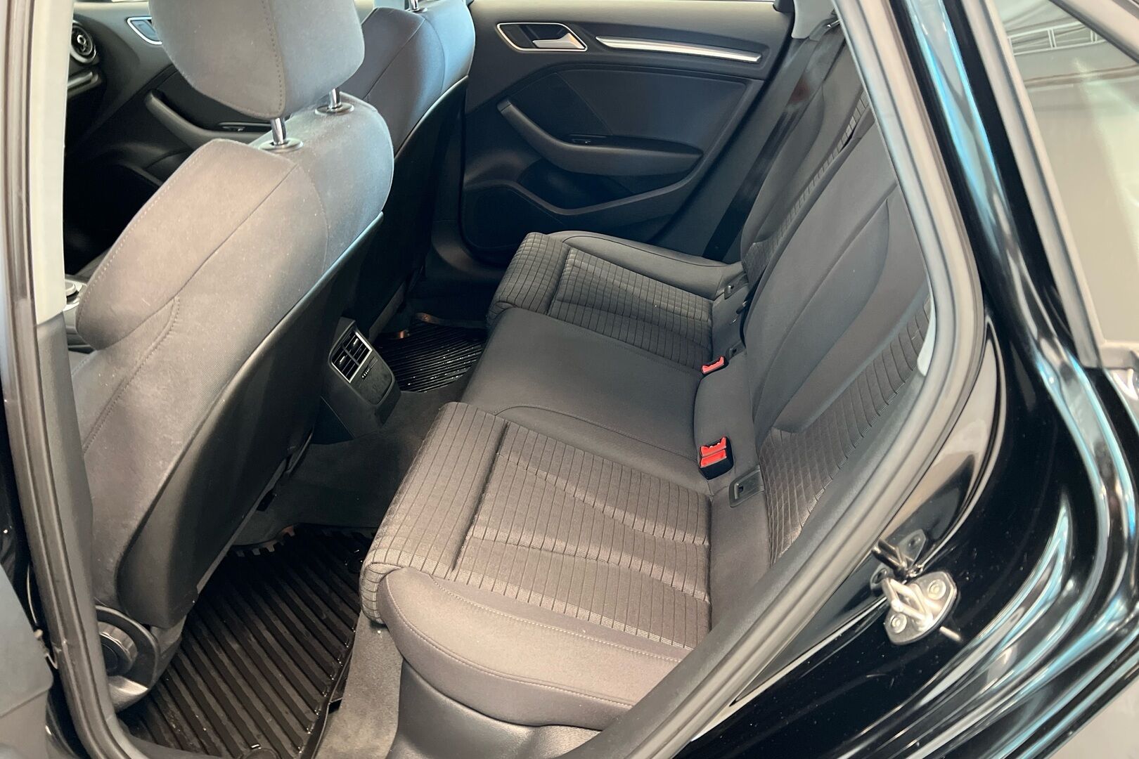 Audi A3 iso kuva 8