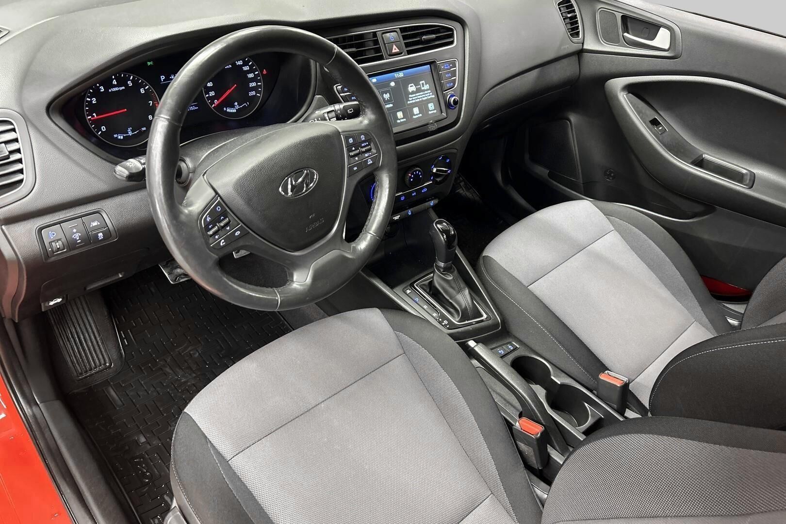 Hyundai i20 Active Cross iso kuva 9