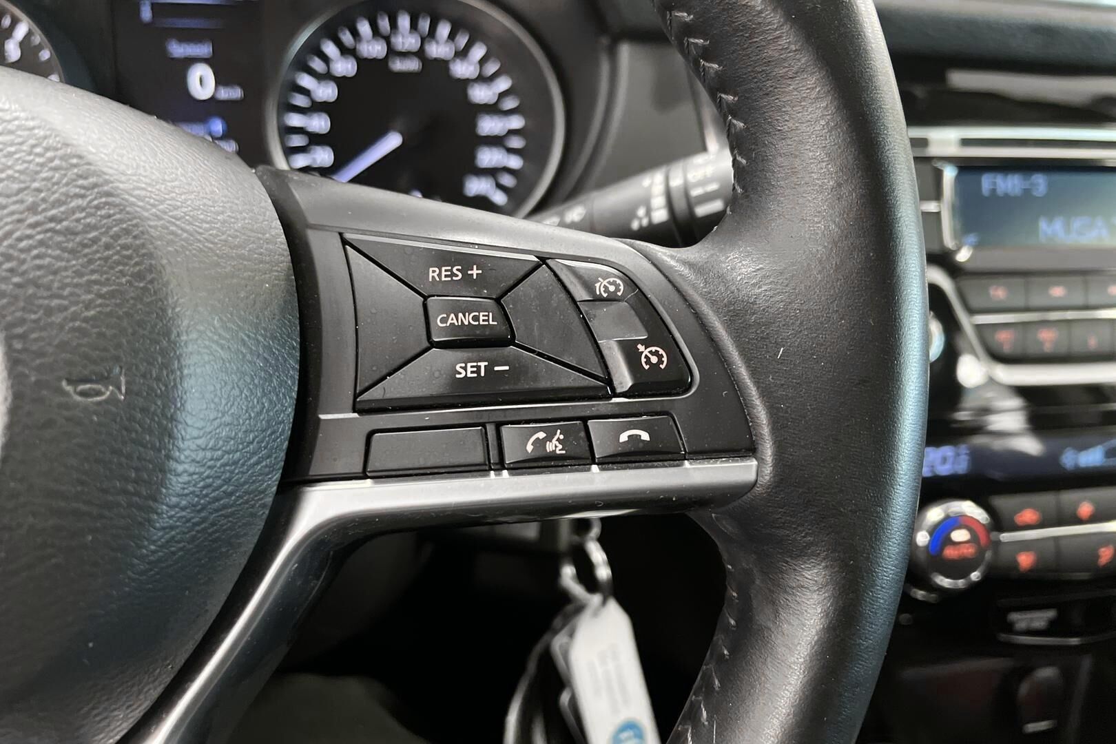 Nissan Qashqai iso kuva 18