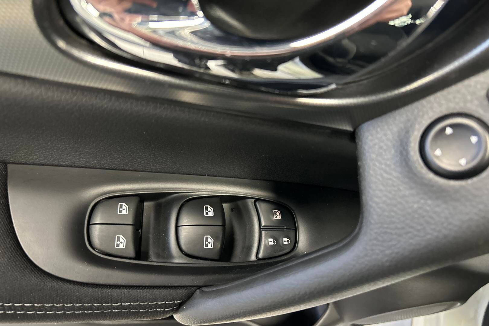 Nissan Qashqai iso kuva 14