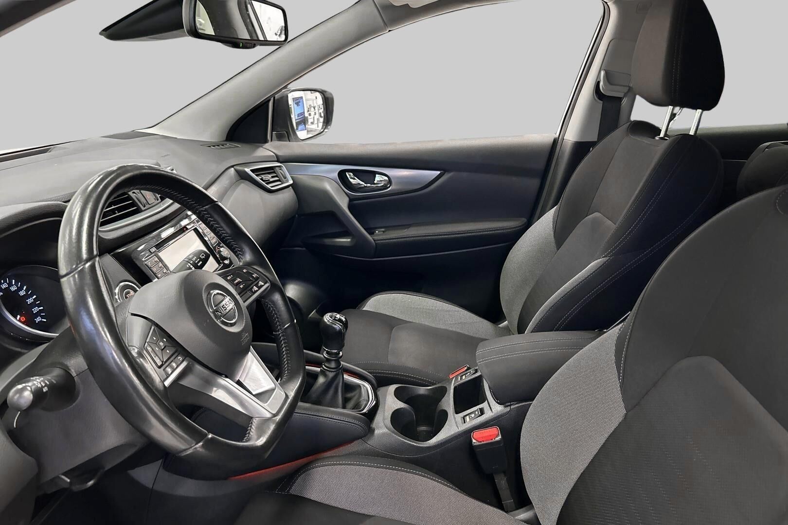 Nissan Qashqai iso kuva 9