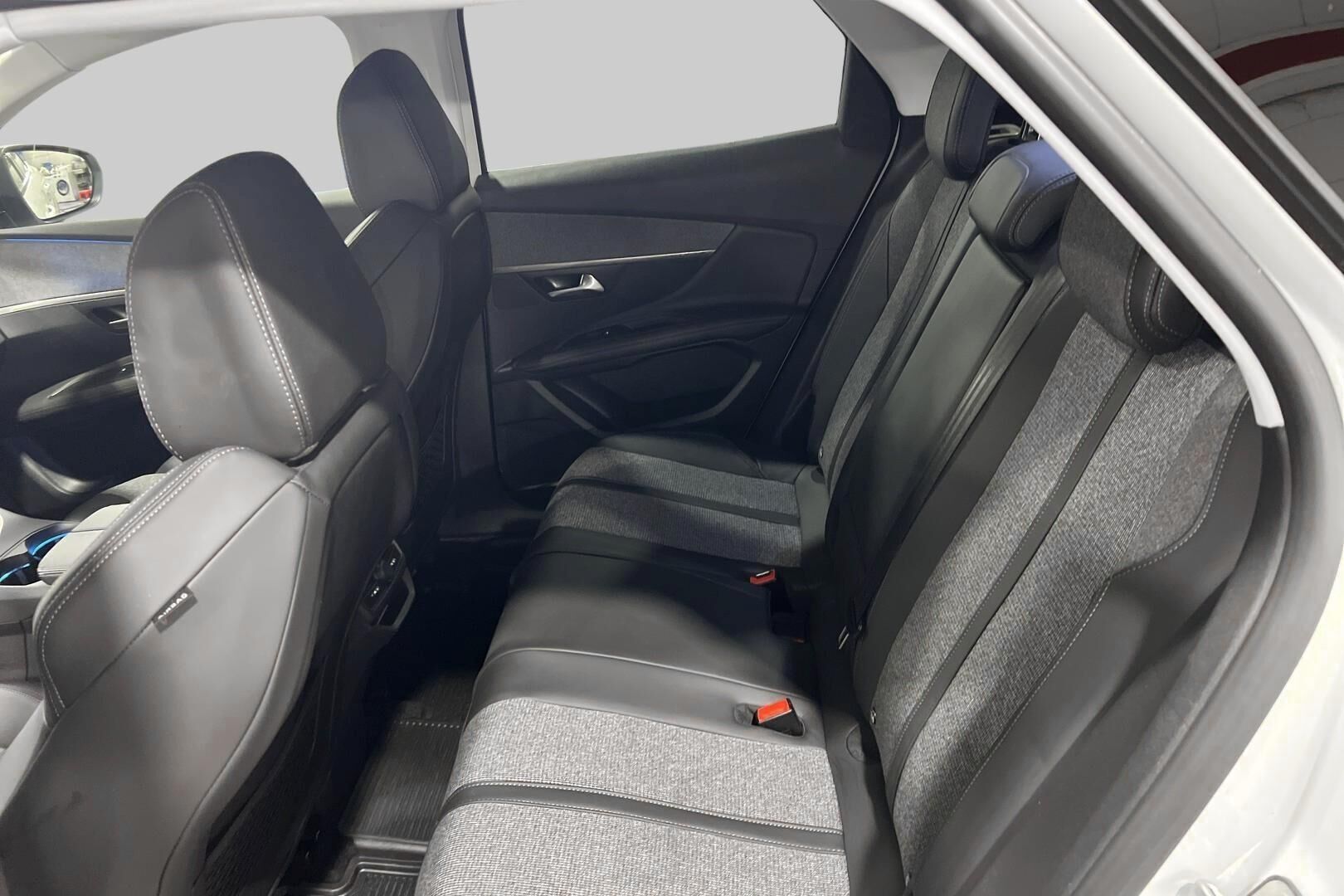 Peugeot 3008 iso kuva 22