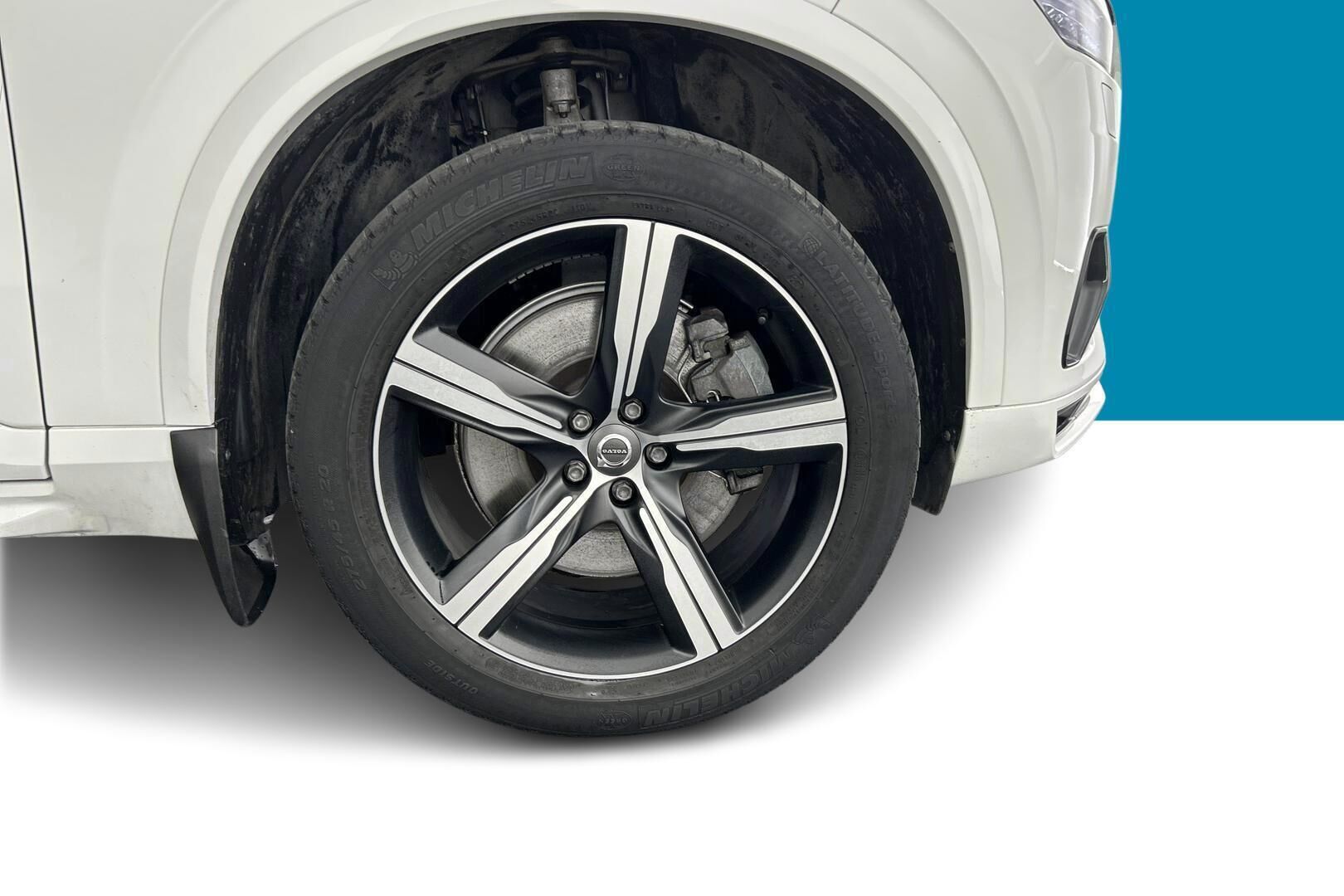Volvo XC90 iso kuva 13