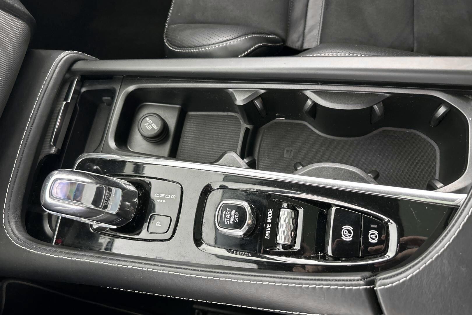 Volvo XC90 iso kuva 21