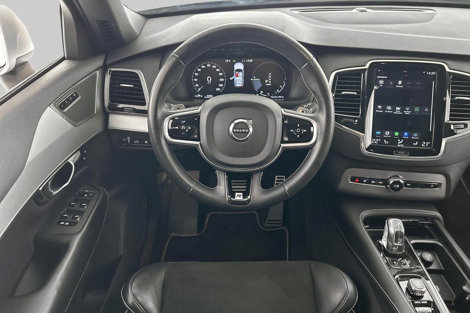 Volvo XC90 iso kuva 28