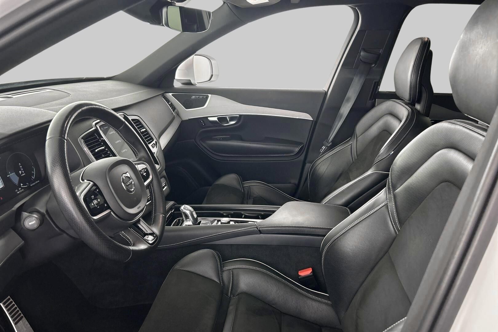 Volvo XC90 iso kuva 9