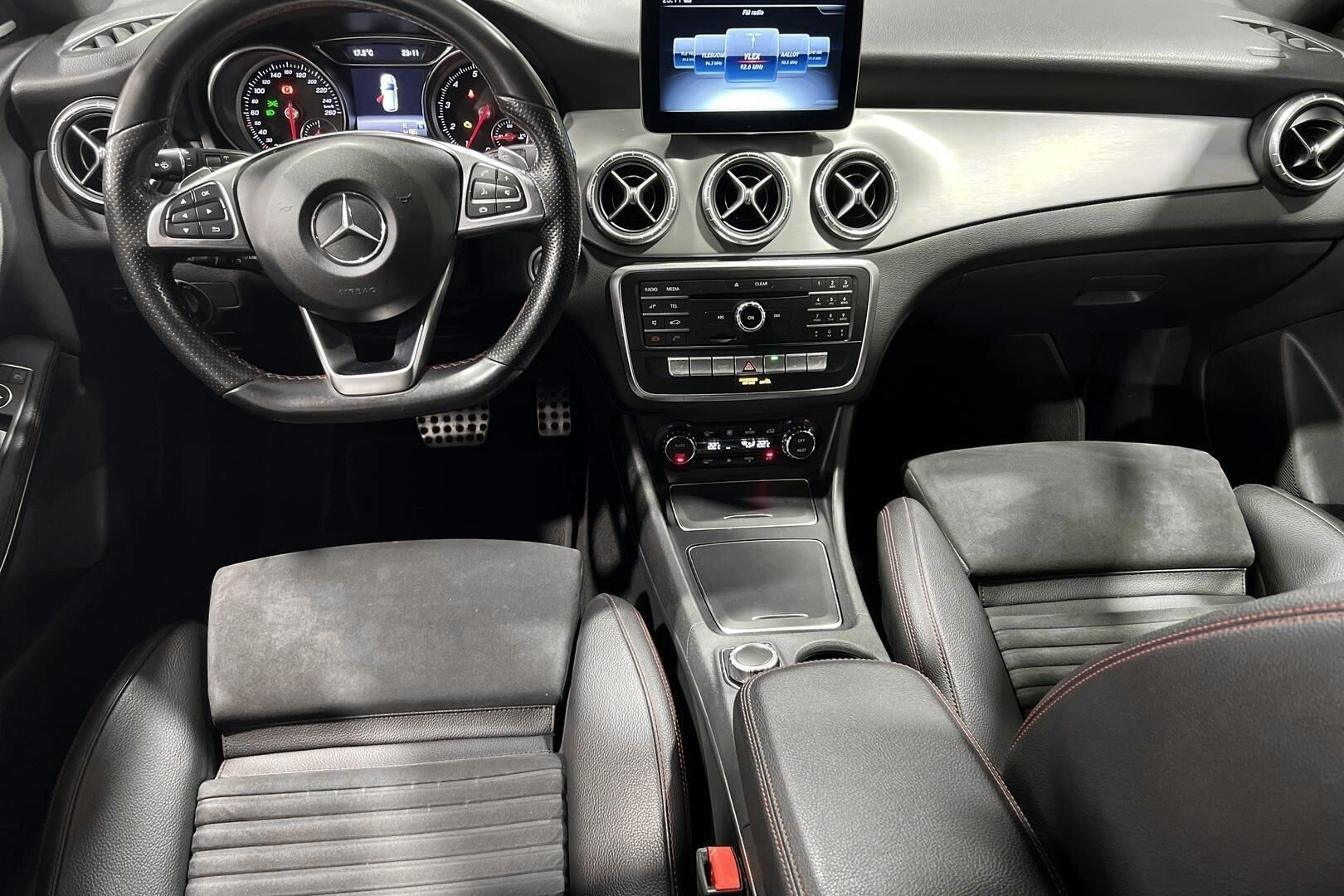 Mercedes-Benz CLA iso kuva 6