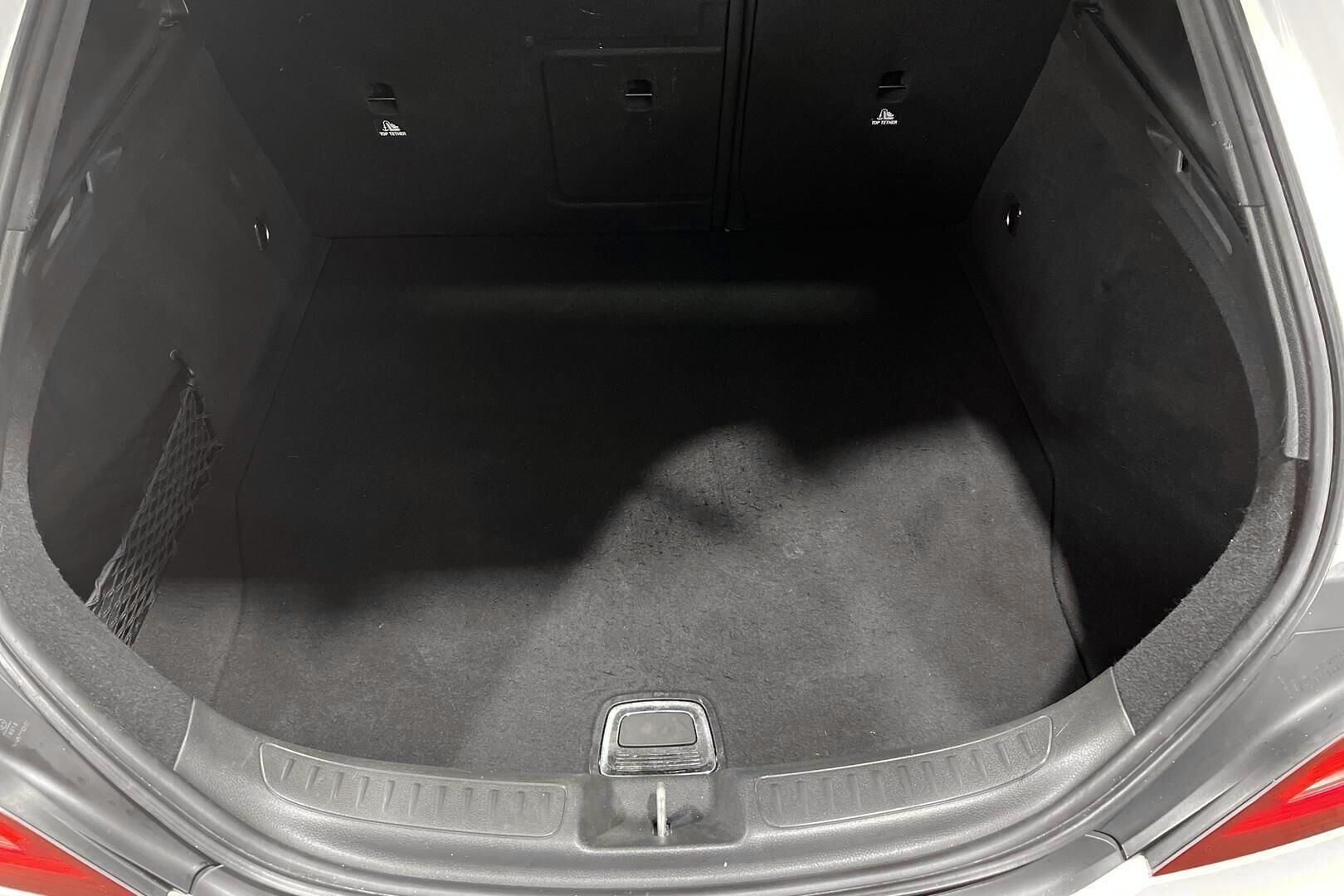 Mercedes-Benz CLA iso kuva 18