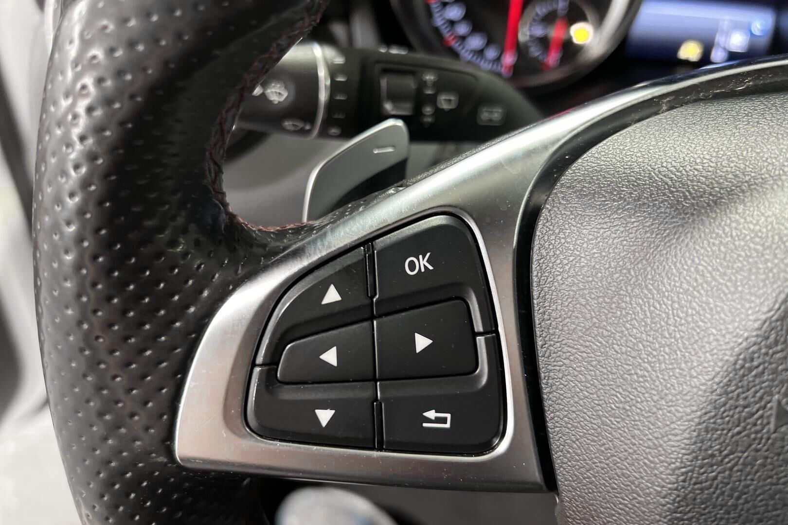 Mercedes-Benz CLA iso kuva 7