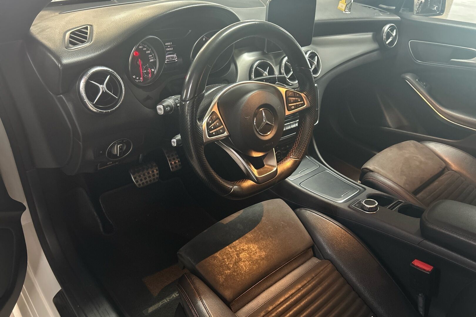Mercedes-Benz CLA iso kuva 2